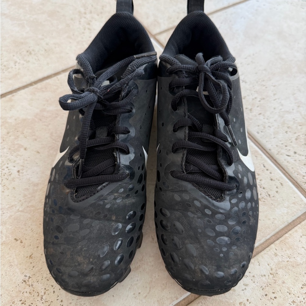 Nike Cleats - Picture 2 of 4